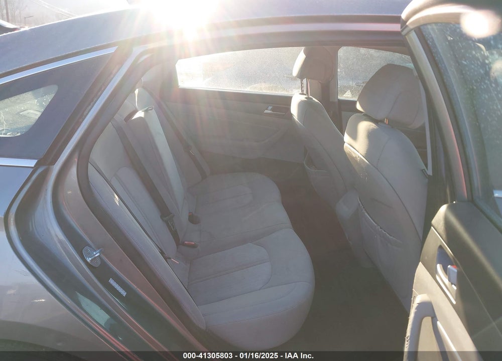 2017 HYUNDAI SONATA HYBRID SE VIN: KMHE24L32HA064264