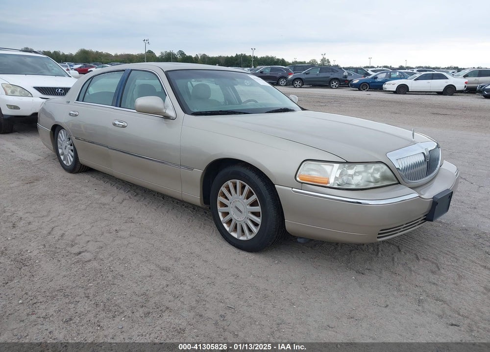2005 LINCOLN TOWN CAR SIGNATURE LIMITED VIN: 1LNHM82W35Y622684