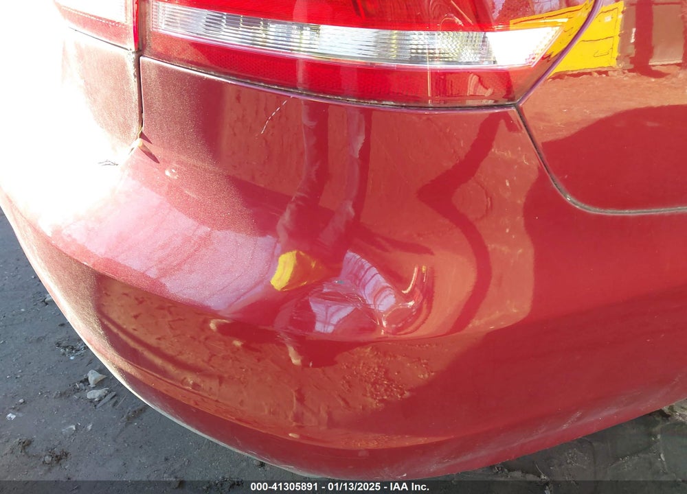 2015 VOLKSWAGEN PASSAT VIN: 1VWAT7A33FC007414