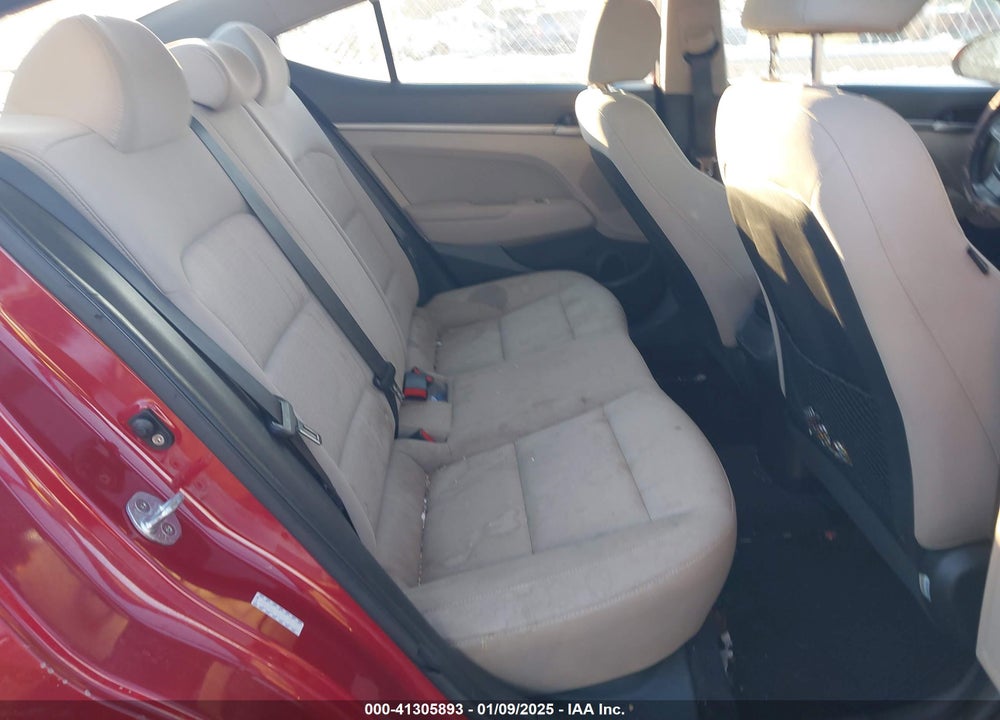 2017 HYUNDAI ELANTRA VIN: KMHD84LF6HU160904