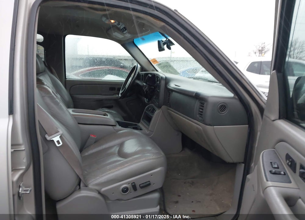 2004 CHEVROLET TAHOE LT VIN: 1GNEC13Z44R191296