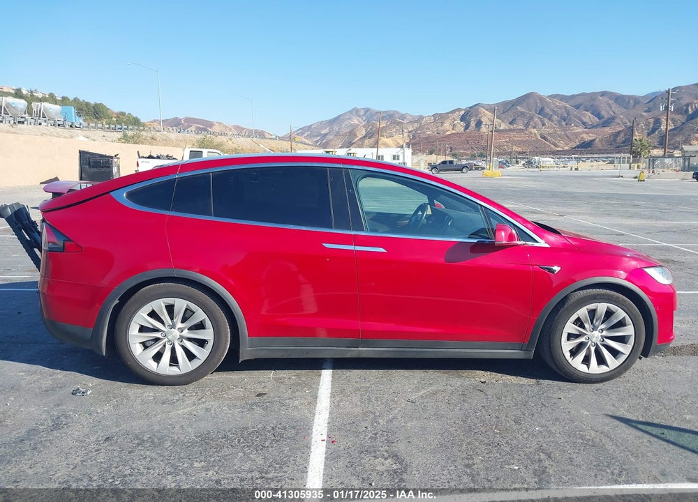 2018 TESLA MODEL X 100D/75D/P100D VIN: 5YJXCDE2XJF142611