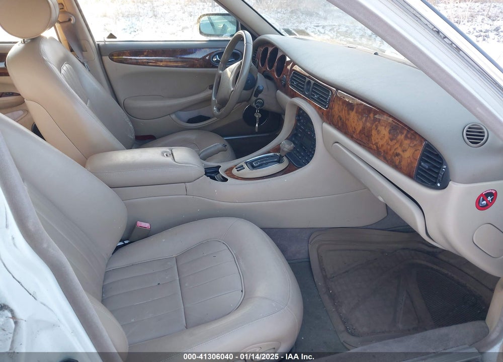 1998 JAGUAR XJ8 L VIN: SAJHX6243WC812497