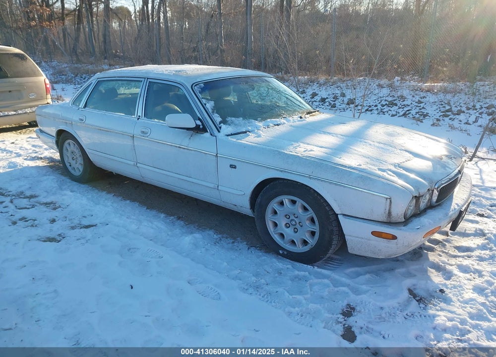1998 JAGUAR XJ8 L VIN: SAJHX6243WC812497