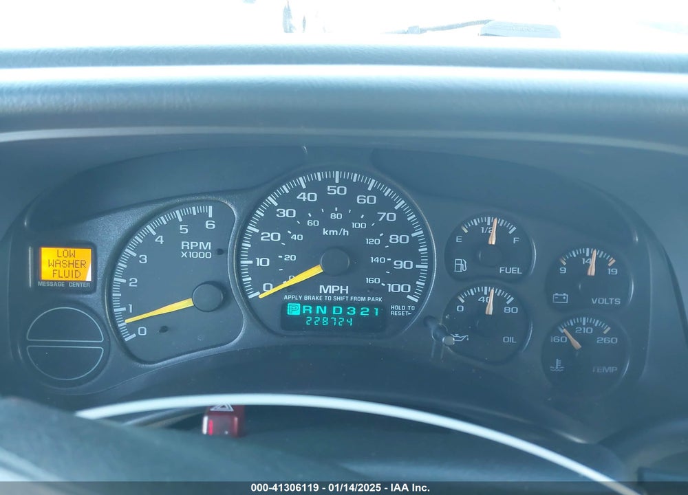 2001 CHEVROLET TAHOE LT VIN: 1GNEC13T31R105998