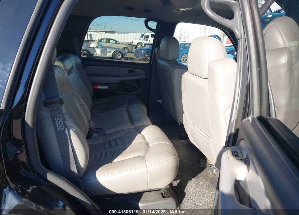 2001 CHEVROLET TAHOE LT VIN: 1GNEC13T31R105998