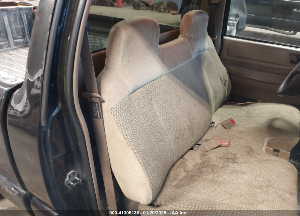 1997 CHEVROLET S-10 FLEETSIDE VIN: 1GCCS1442VK191815