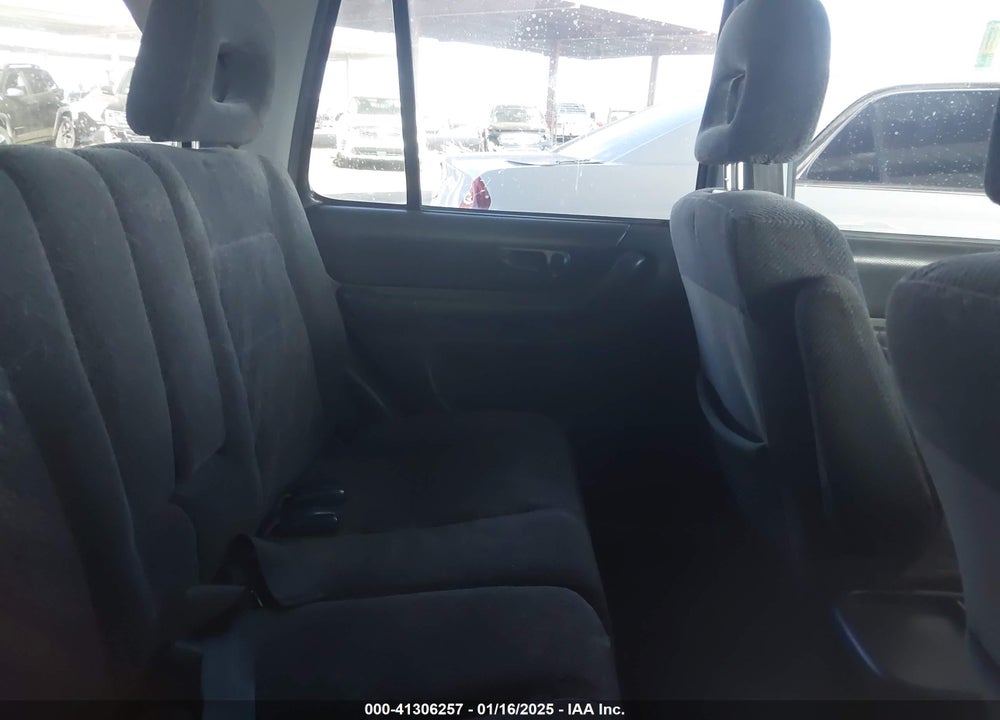 1999 HONDA CR-V LX VIN: JHLRD1844XC060397