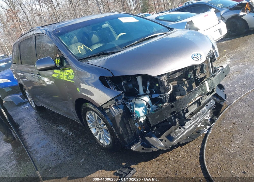2011 TOYOTA SIENNA XLE LIMITED VIN: 5TDYK3DC8BS147895