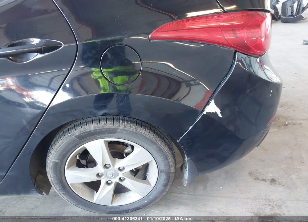 2013 HYUNDAI ELANTRA VIN: KMHDH4AE5DU919675