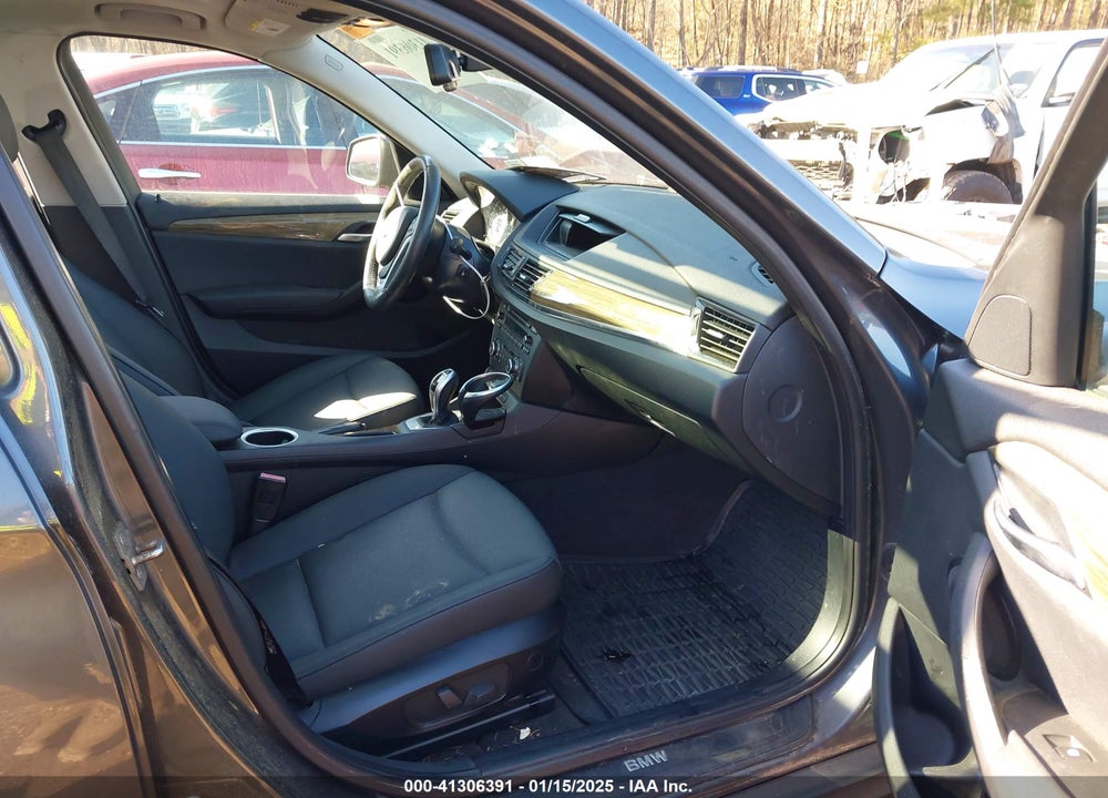 2015 BMW X1 XDRIVE28I VIN: WBAVL1C53FVY24593