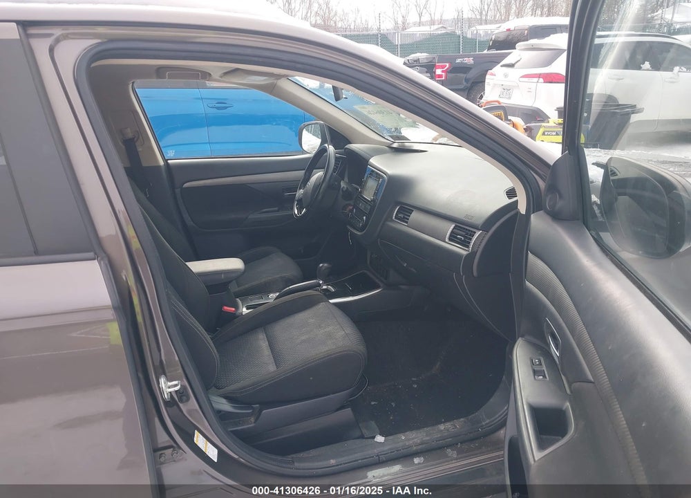 2017 MITSUBISHI OUTLANDER ES VIN: JA4AZ2A36HZ049073