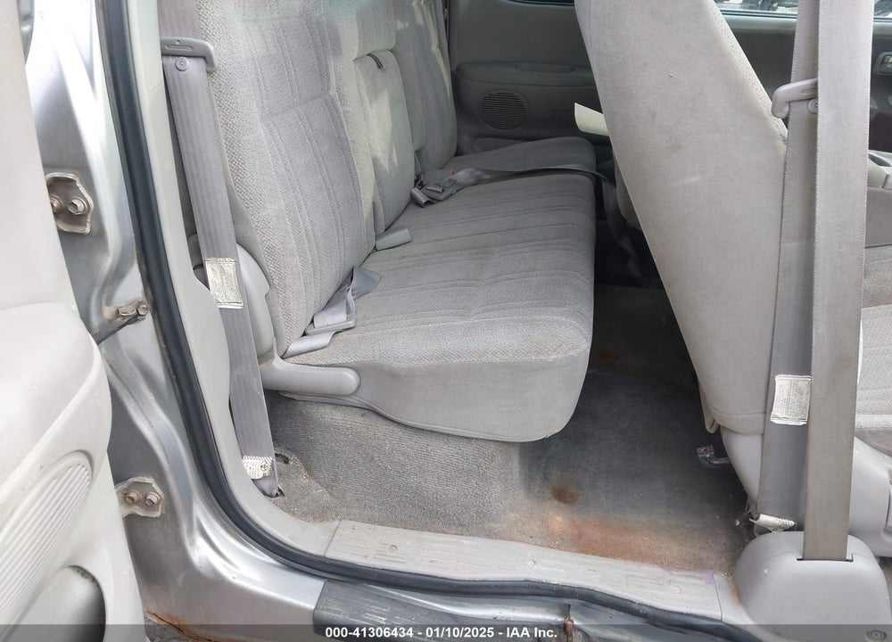2002 TOYOTA TUNDRA SR5 V8 VIN: 5TBBT44162S284933