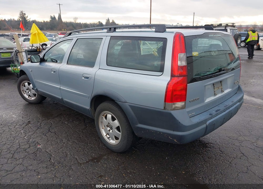 2001 VOLVO V70 XC VIN: YV1SZ58D711015183