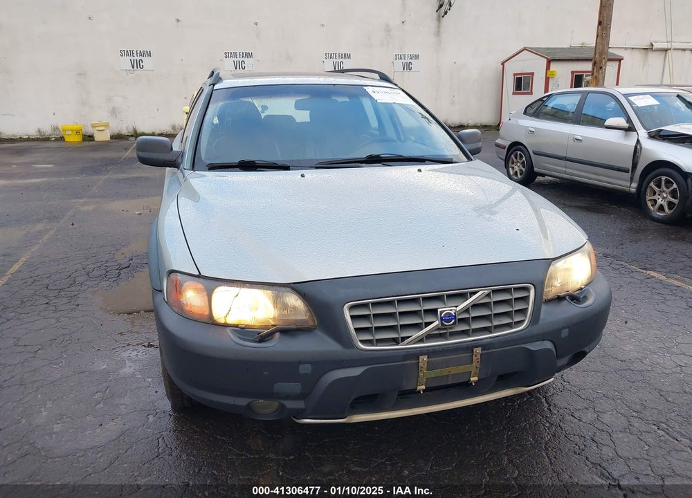 2001 VOLVO V70 XC VIN: YV1SZ58D711015183