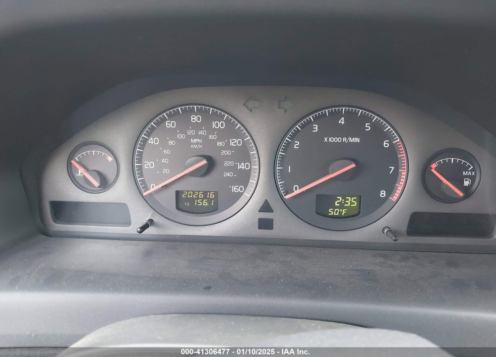 2001 VOLVO V70 XC VIN: YV1SZ58D711015183