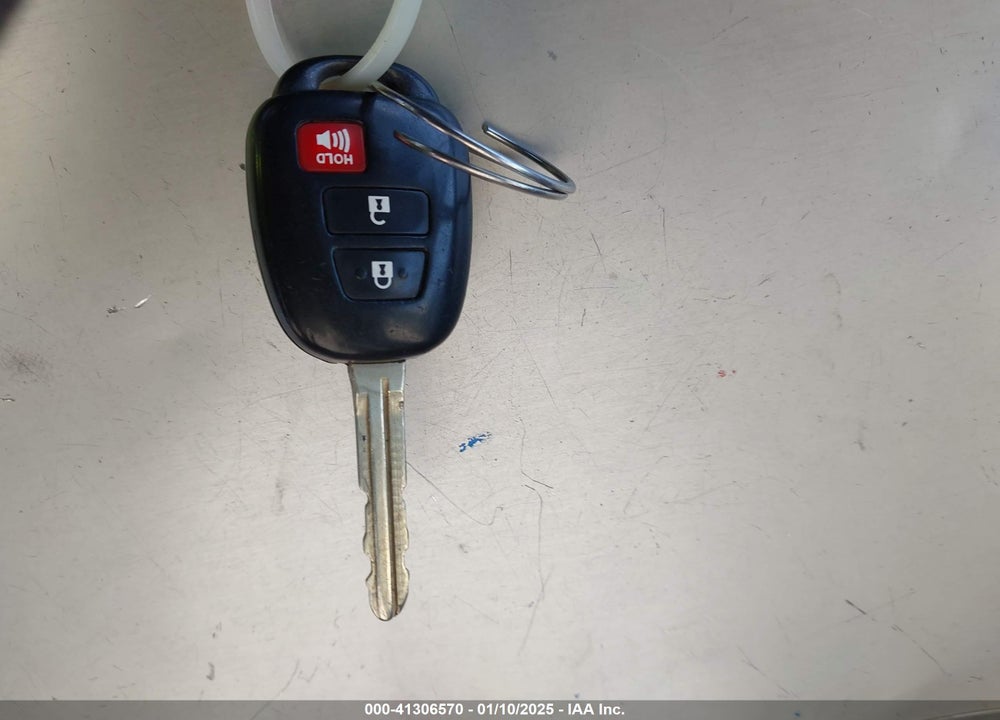2014 TOYOTA RAV4 VIN: 2T3WFREV1EW099805