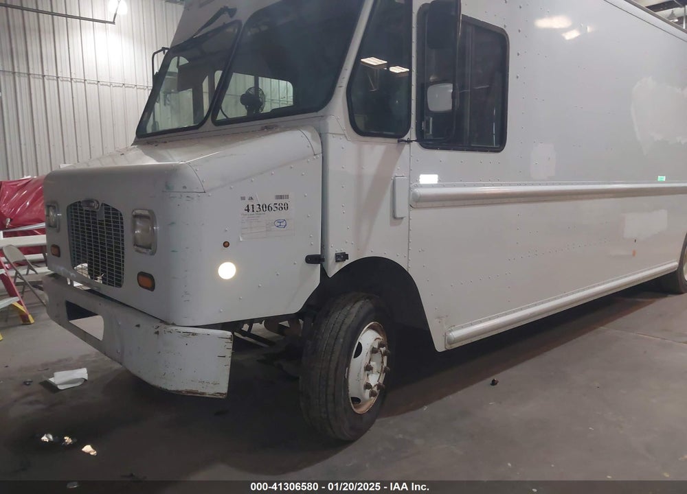 2013 FREIGHTLINER CHASSIS M LINE WALK-IN VAN VIN: 4UZAC3DV8DCFF6865
