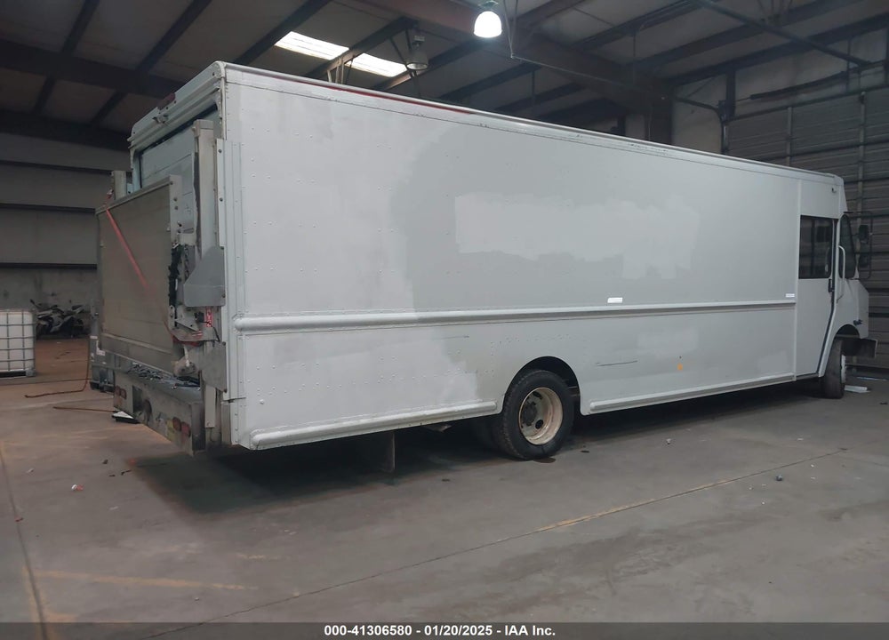 2013 FREIGHTLINER CHASSIS M LINE WALK-IN VAN VIN: 4UZAC3DV8DCFF6865