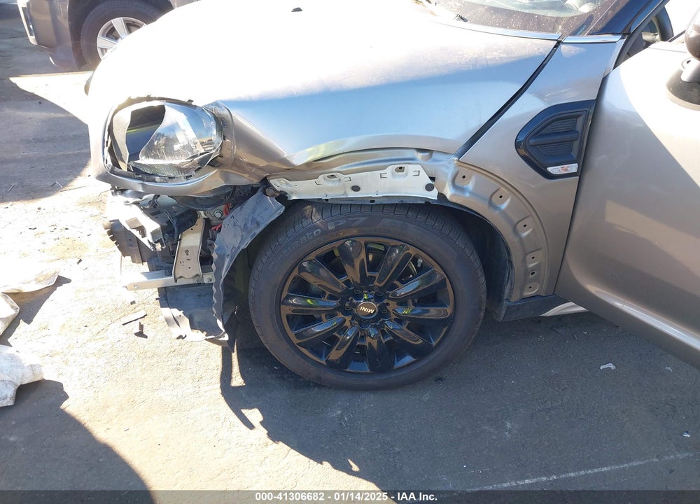 2018 MINI COUNTRYMAN COOPER VIN: WMZYS7C33J3E08460