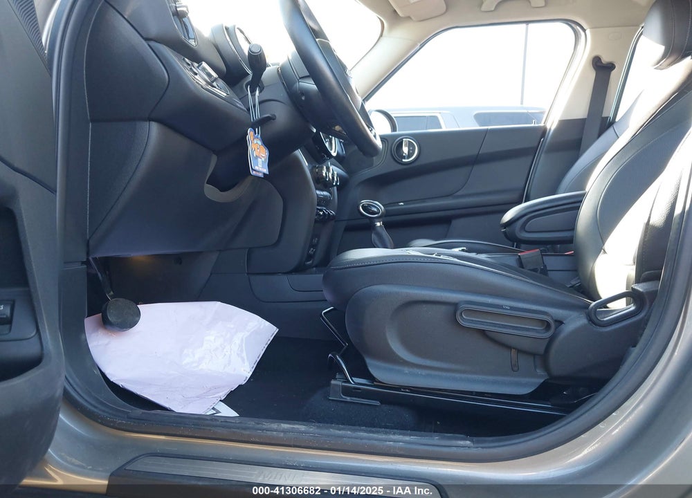 2018 MINI COUNTRYMAN COOPER VIN: WMZYS7C33J3E08460
