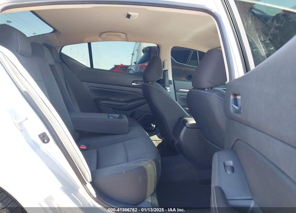 2022 NISSAN ALTIMA SV FWD VIN: 1N4BL4DV8NN371131