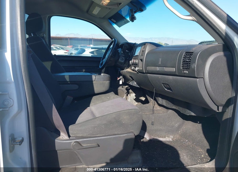 2013 CHEVROLET SILVERADO 1500 LT VIN: 3GCPKSE7XDG328831