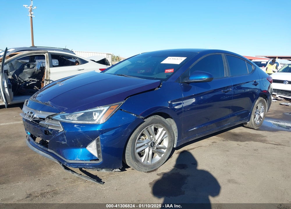 2020 HYUNDAI ELANTRA VIN: 5NPD84LF2LH559378