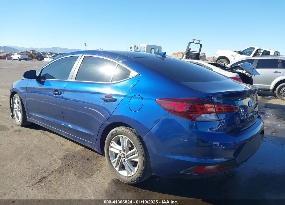 2020 HYUNDAI ELANTRA VIN: 5NPD84LF2LH559378