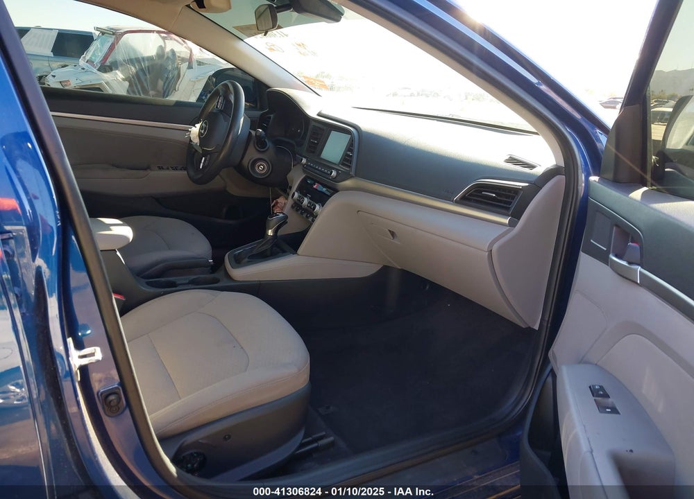 2020 HYUNDAI ELANTRA VIN: 5NPD84LF2LH559378