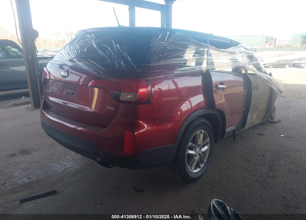 2014 KIA SORENTO LX VIN: 5XYKT3A63EG486292