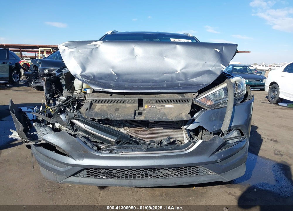 2016 HYUNDAI TUCSON SE VIN: KM8J33A44GU211053