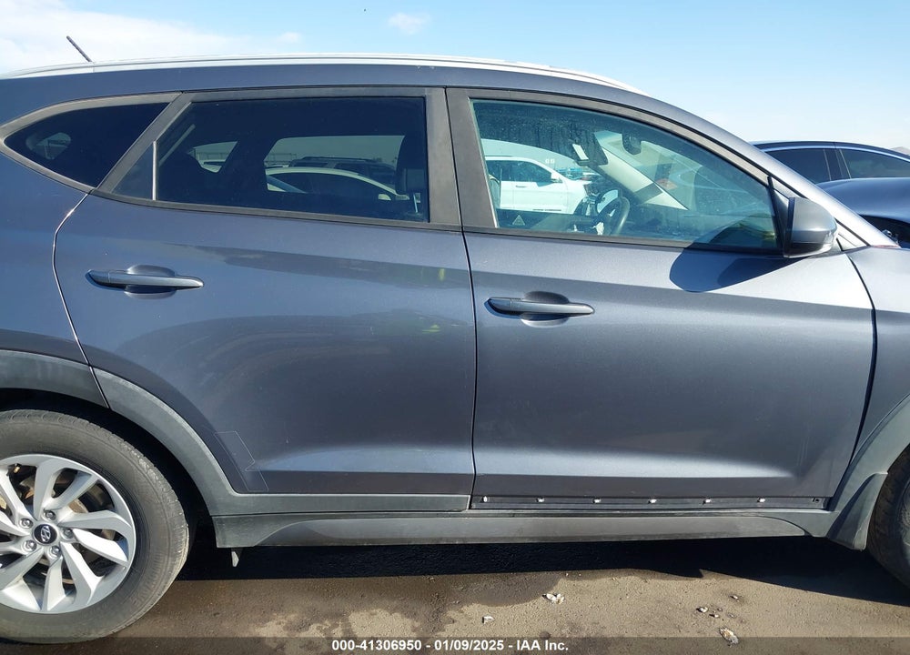 2016 HYUNDAI TUCSON SE VIN: KM8J33A44GU211053