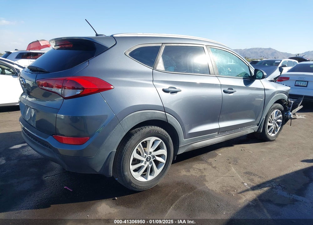 2016 HYUNDAI TUCSON SE VIN: KM8J33A44GU211053