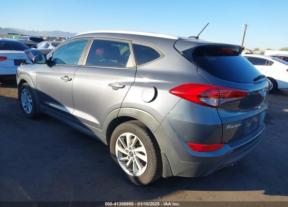 2016 HYUNDAI TUCSON SE VIN: KM8J33A44GU211053