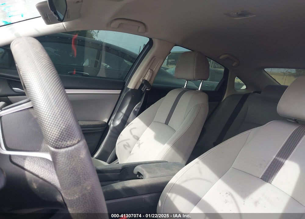 2019 HONDA CIVIC LX VIN: 2HGFC2F69KH556865