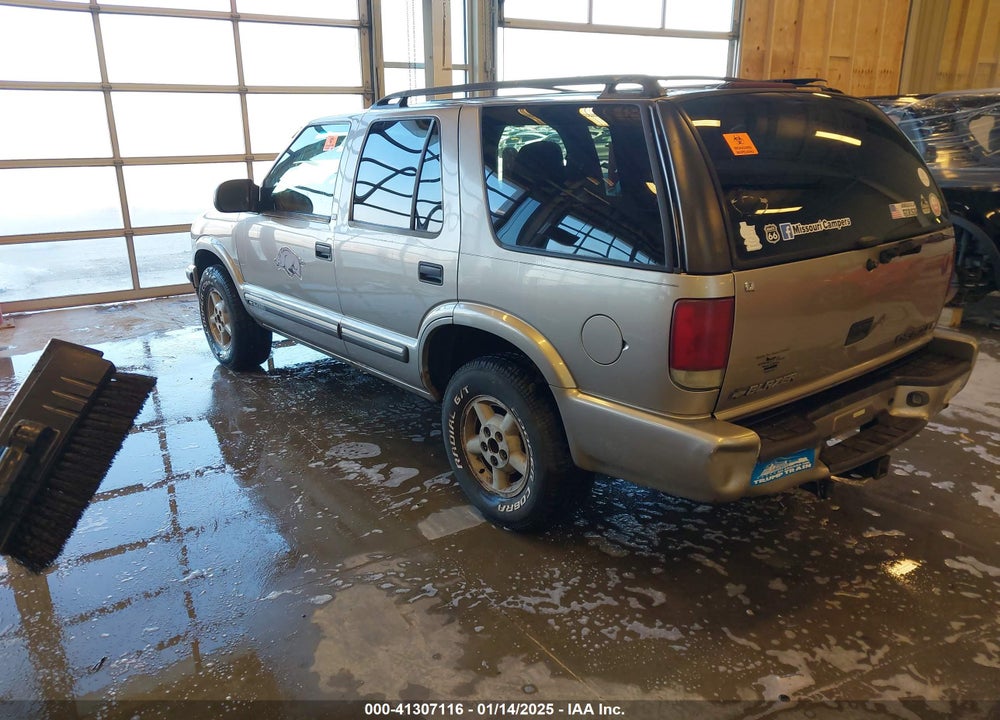 2001 CHEVROLET BLAZER LS VIN: 1GNDT13WX12201416