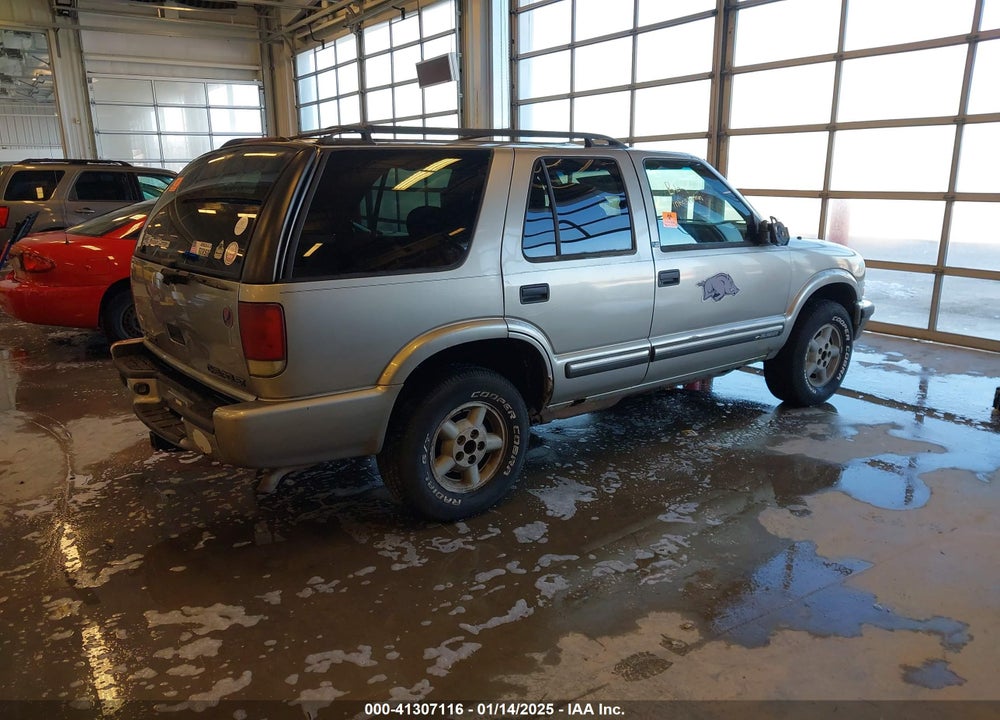 2001 CHEVROLET BLAZER LS VIN: 1GNDT13WX12201416