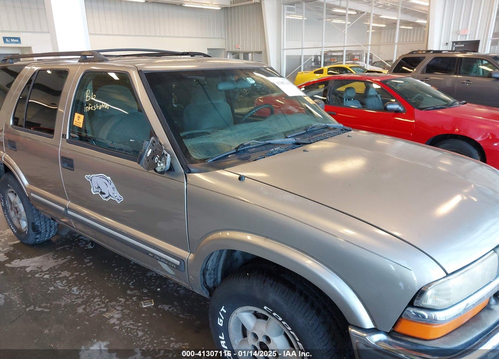 2001 CHEVROLET BLAZER LS VIN: 1GNDT13WX12201416