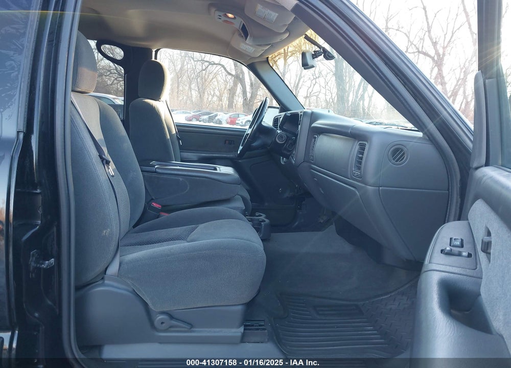 2003 CHEVROLET SILVERADO 2500HD LS VIN: 1GCHK23U23F214612