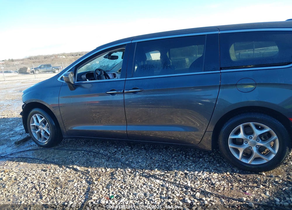 2018 CHRYSLER PACIFICA TOURING PLUS VIN: 2C4RC1FG3JR125607
