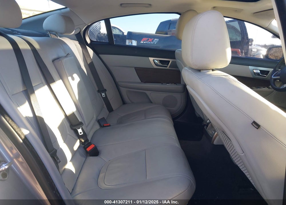 2013 JAGUAR XF VIN: SAJWA0ES5DPS96231