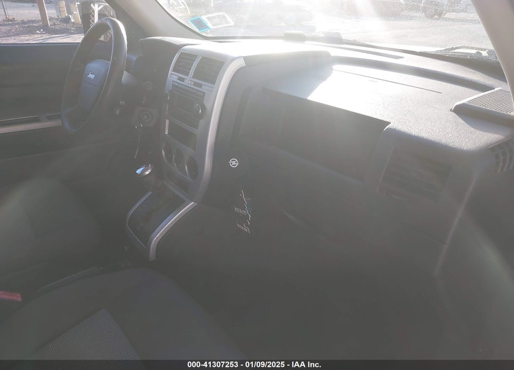 2008 JEEP PATRIOT SPORT VIN: 1J8FF28W08D663823