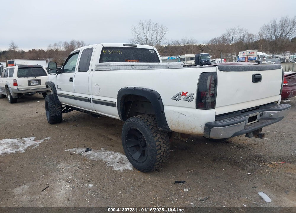 2002 CHEVROLET SILVERADO 2500HD LS VIN: 1GCHK29UX2E118125