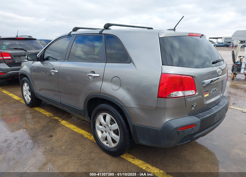 2012 KIA SORENTO LX VIN: 5XYKT4A15CG203897