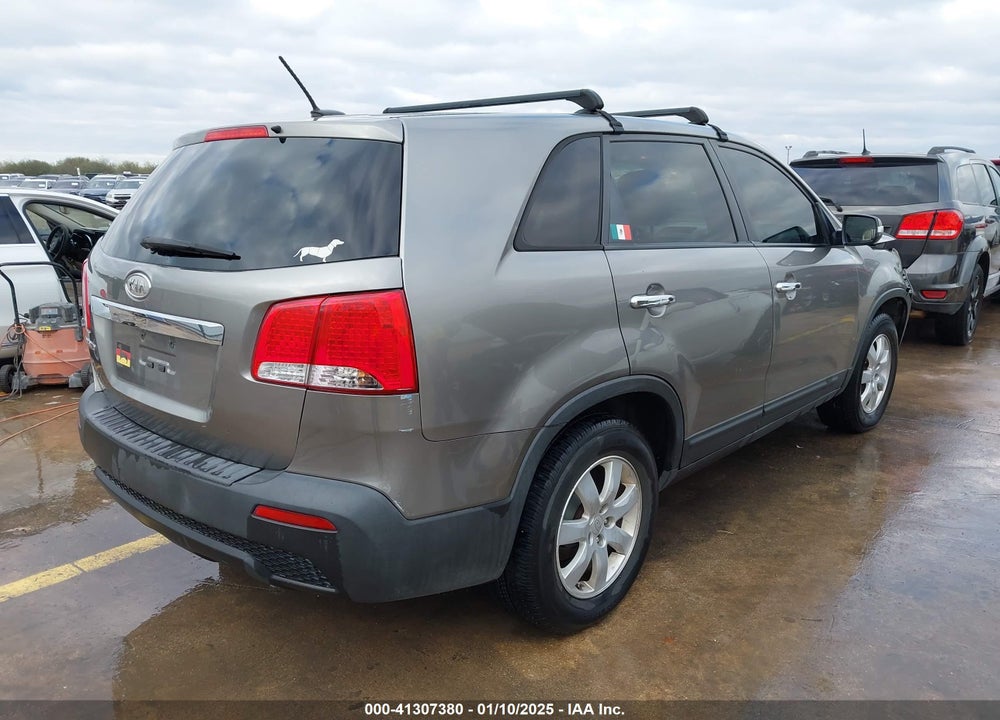 2012 KIA SORENTO LX VIN: 5XYKT4A15CG203897