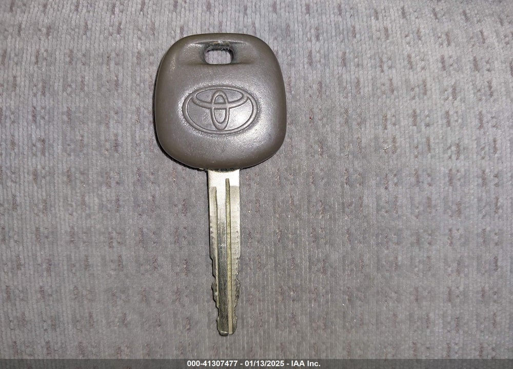 2007 TOYOTA COROLLA CE VIN: 2T1BR32E77C769586