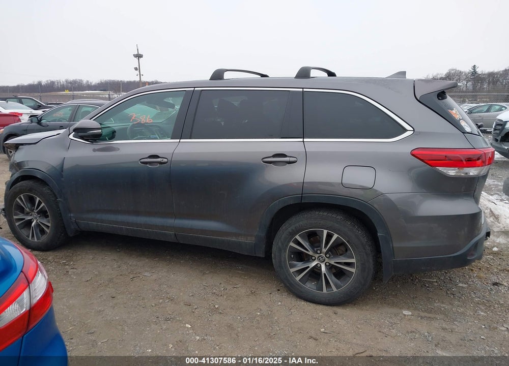 2019 TOYOTA HIGHLANDER LE PLUS VIN: 5TDBZRFH4KS702662