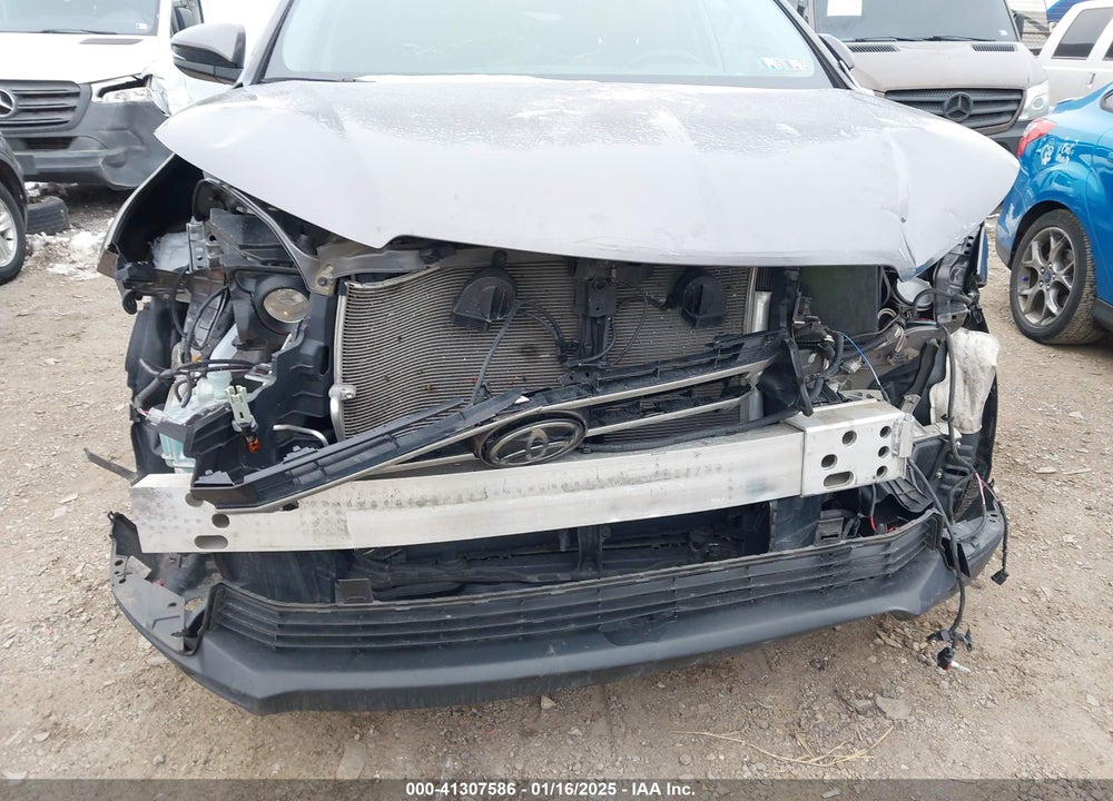 2019 TOYOTA HIGHLANDER LE PLUS VIN: 5TDBZRFH4KS702662