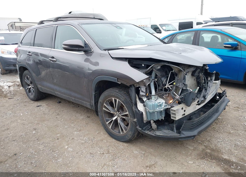 2019 TOYOTA HIGHLANDER LE PLUS VIN: 5TDBZRFH4KS702662